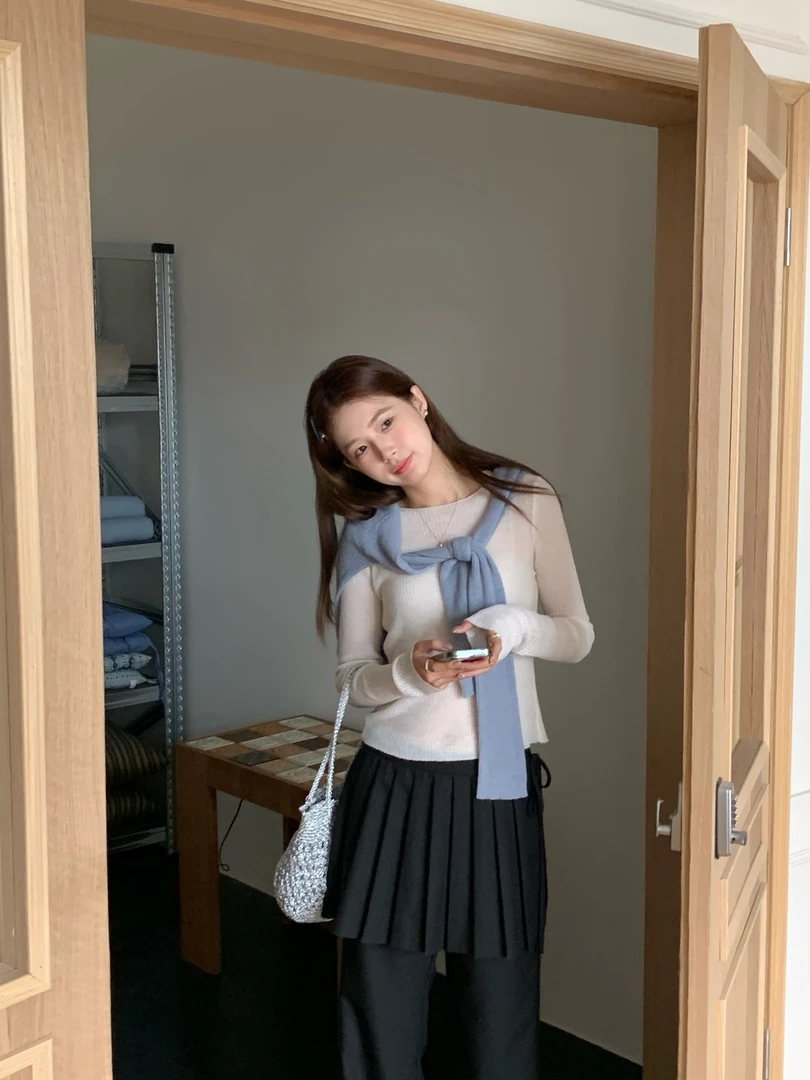 5211 圆领极简风针织打底上衣 vvs