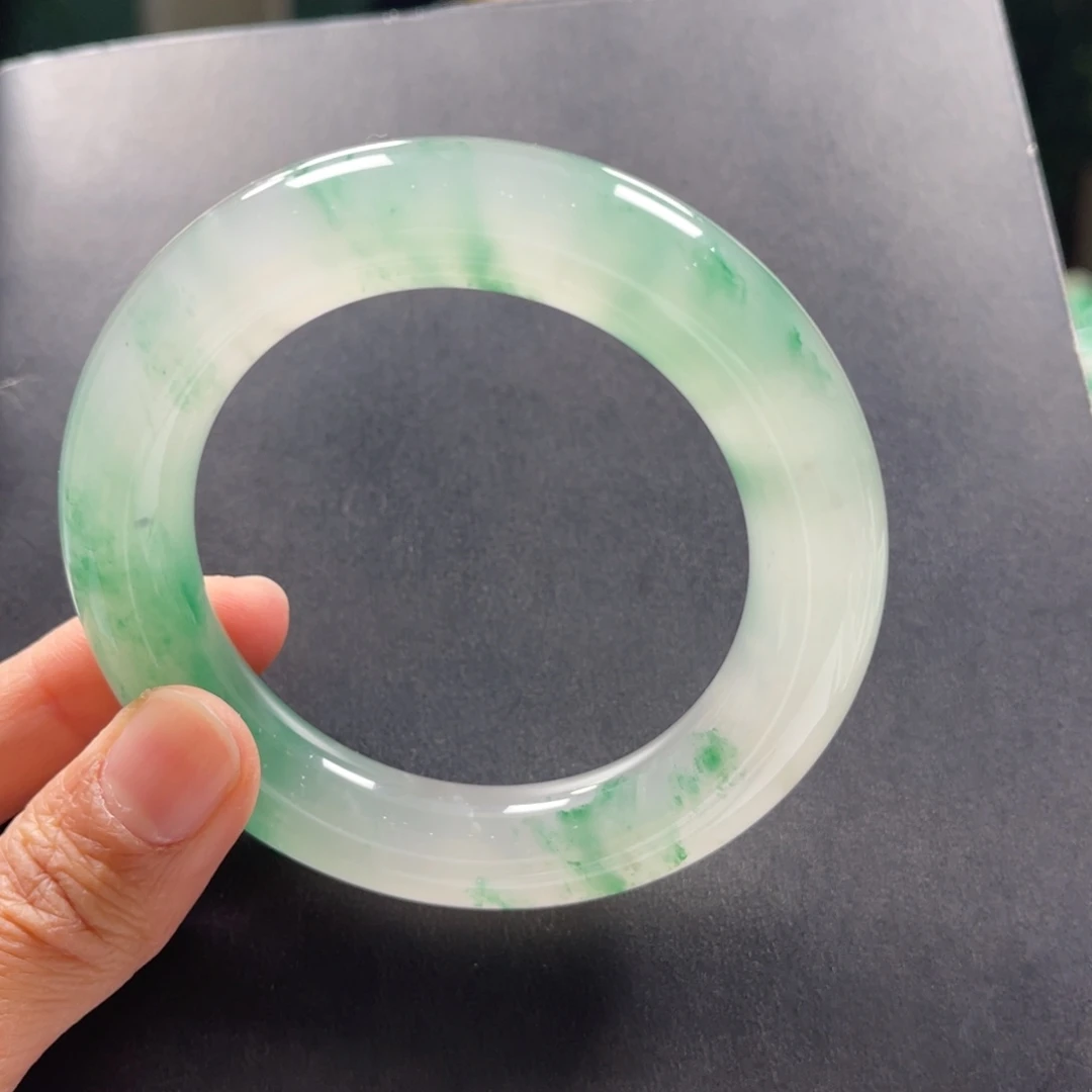 石英质玉未镶嵌手镯