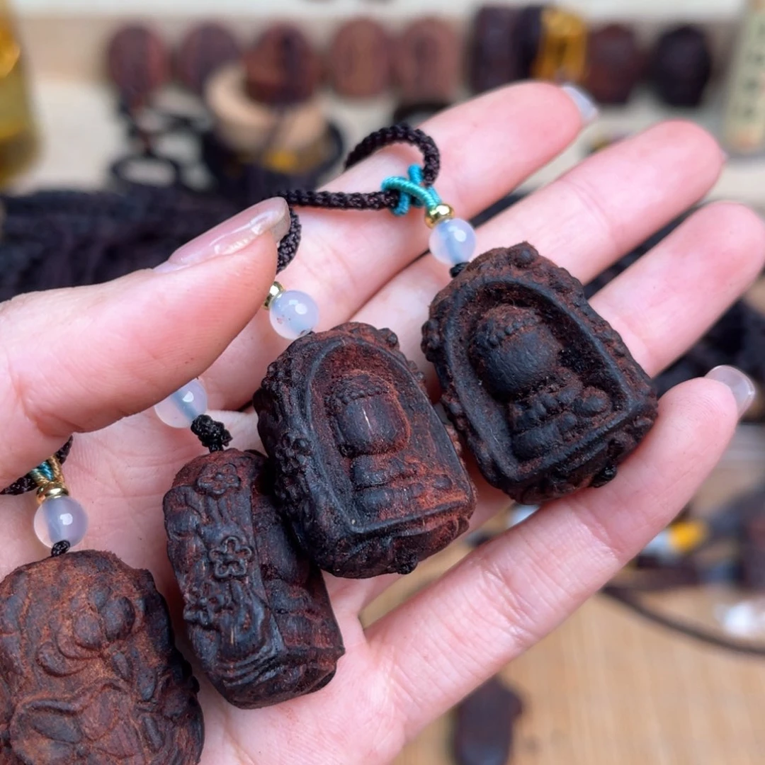 降真香其他3.0荷花无相佛雕刻件