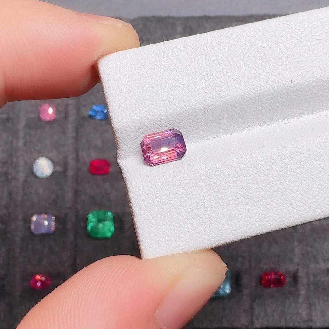 尖晶石裸石1.07ct坦桑尼亚尖晶石