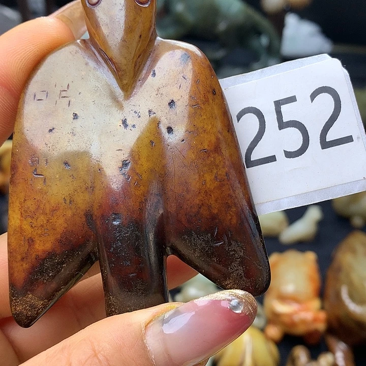 和田玉未镶嵌车挂