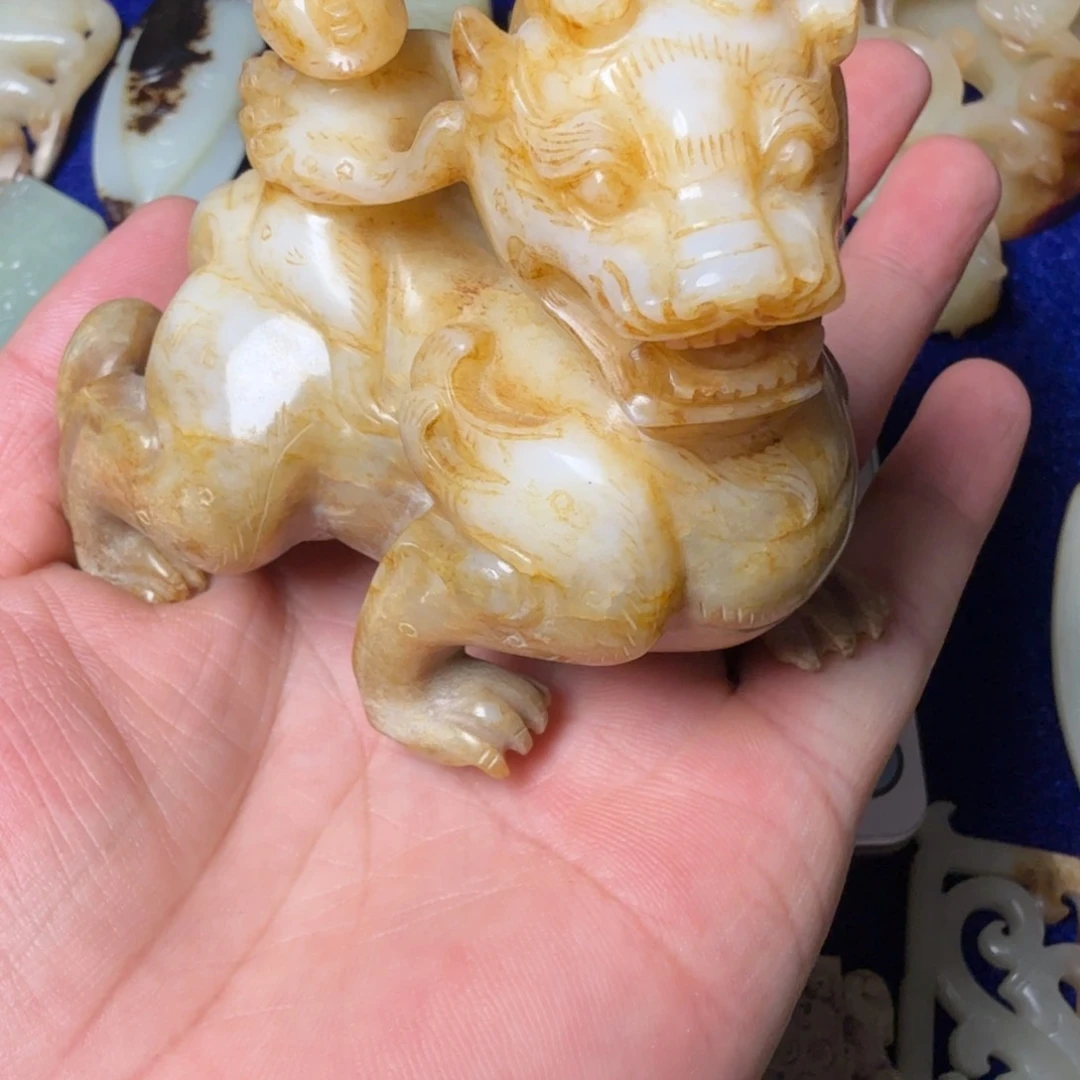 未镶嵌和田玉（糖玉）挂件