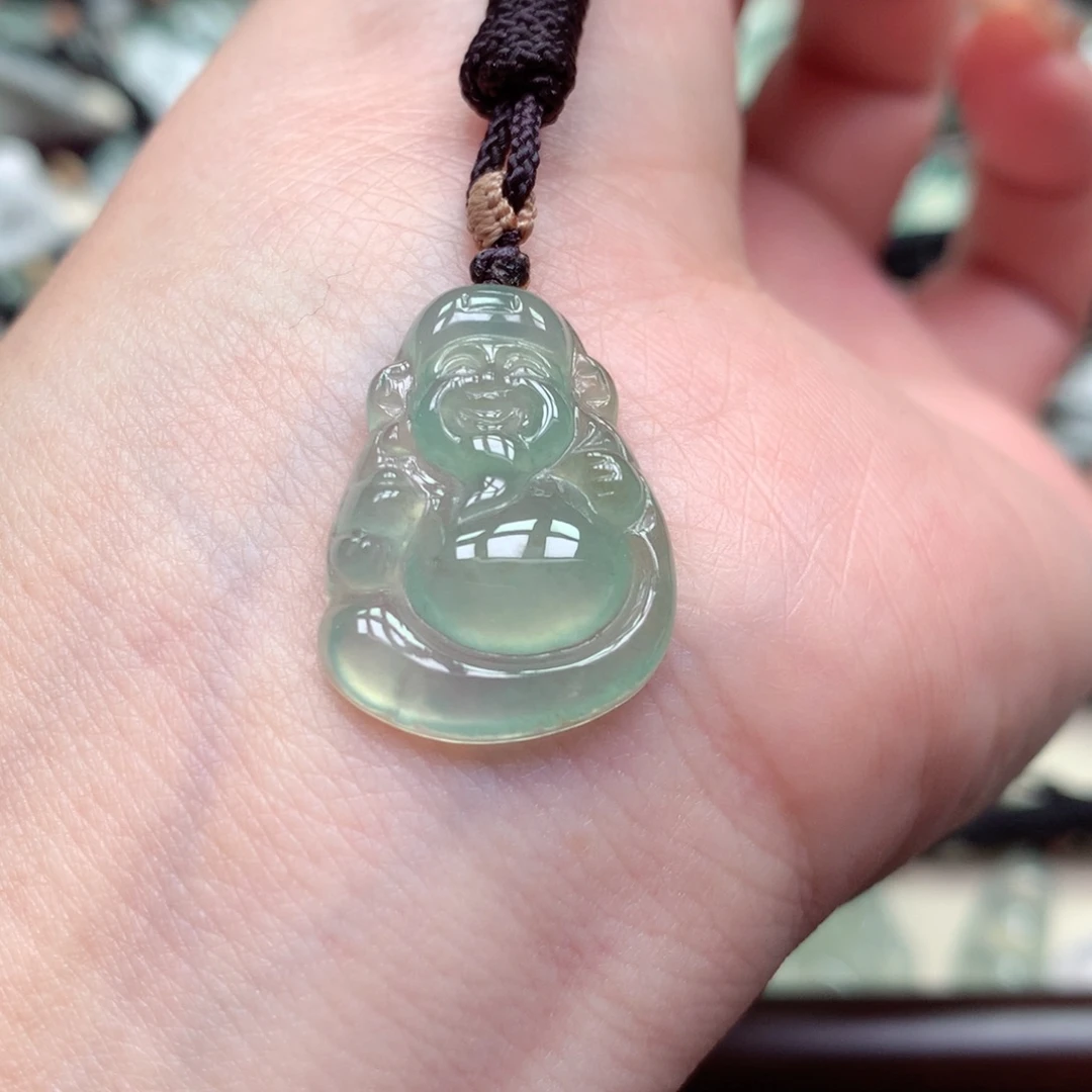翡翠未镶嵌颈饰财神