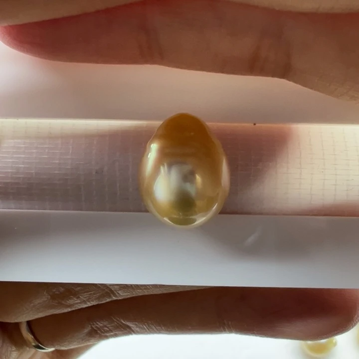 未镶嵌金珠裸珠12+mm（多样性发货）海水珍珠