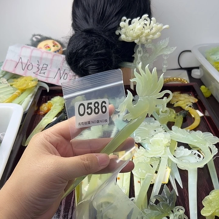 合金蛇纹石玉发饰不**扰