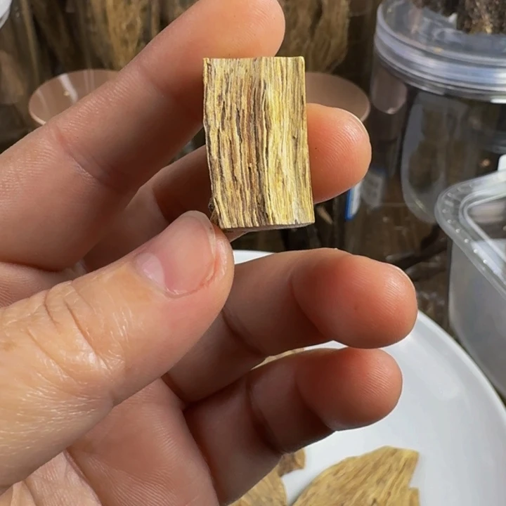 沉香沉香木制品百年虎斑棋1.5克