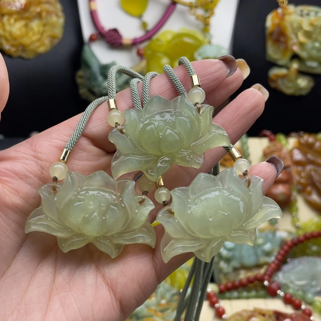 未镶嵌蛇纹石玉颈饰