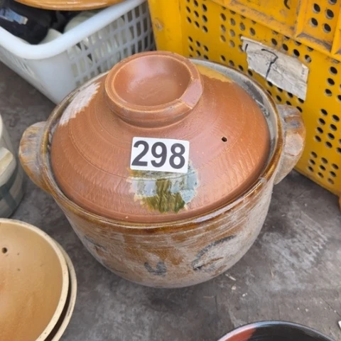 泥塑遐思品砂锅一只