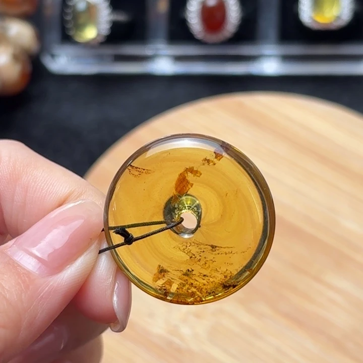 琥珀未镶嵌珠宝奇石