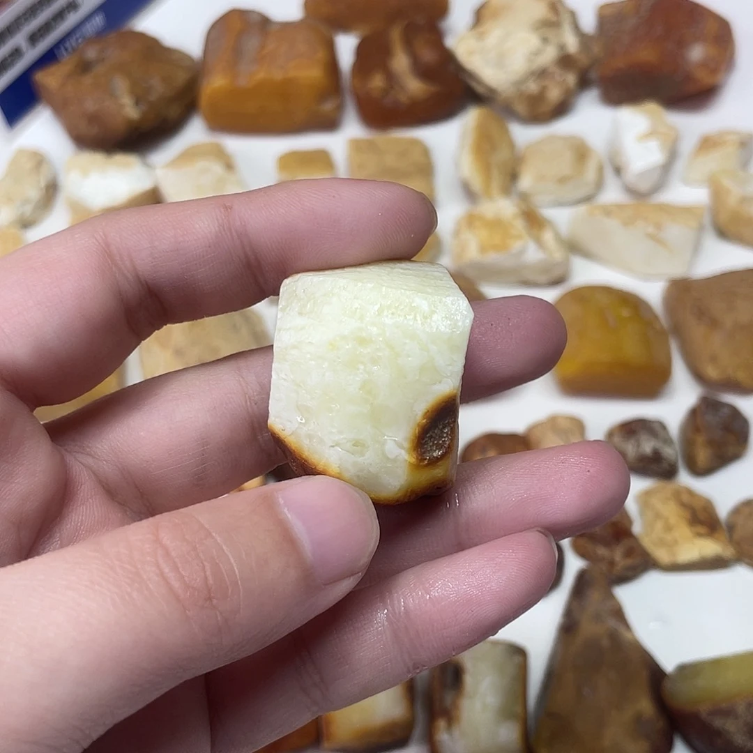 定制琥珀未镶嵌原矿琥珀