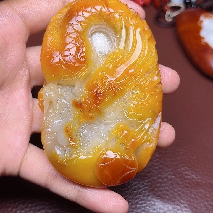 和田玉未镶嵌颈饰光*