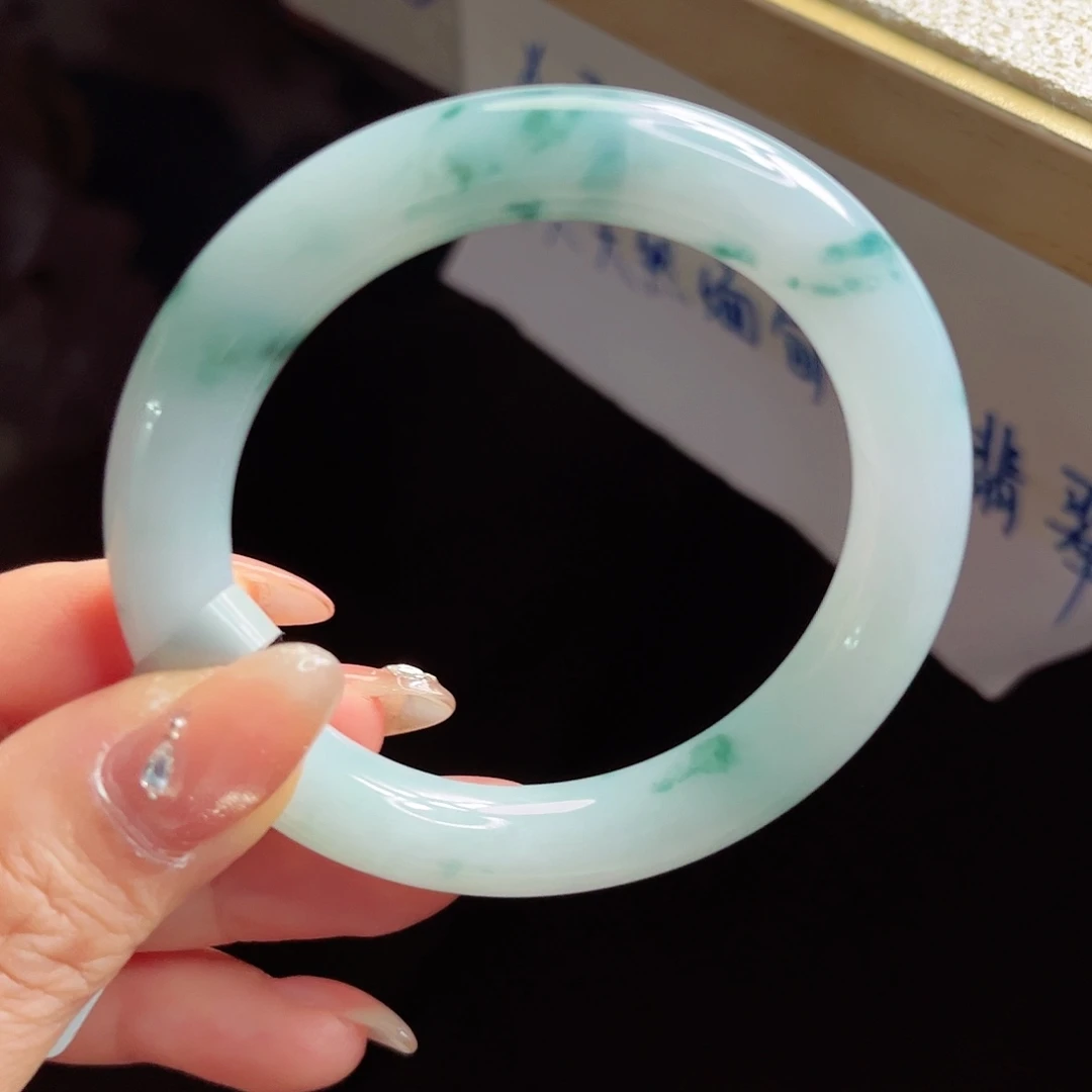 翡翠未镶嵌手镯手镯