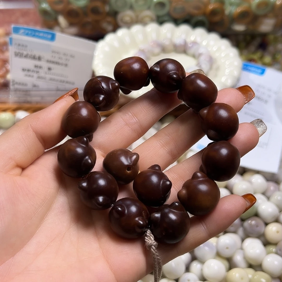白玉菩提吊坠瑕疵啦猫头1条有裂有坏