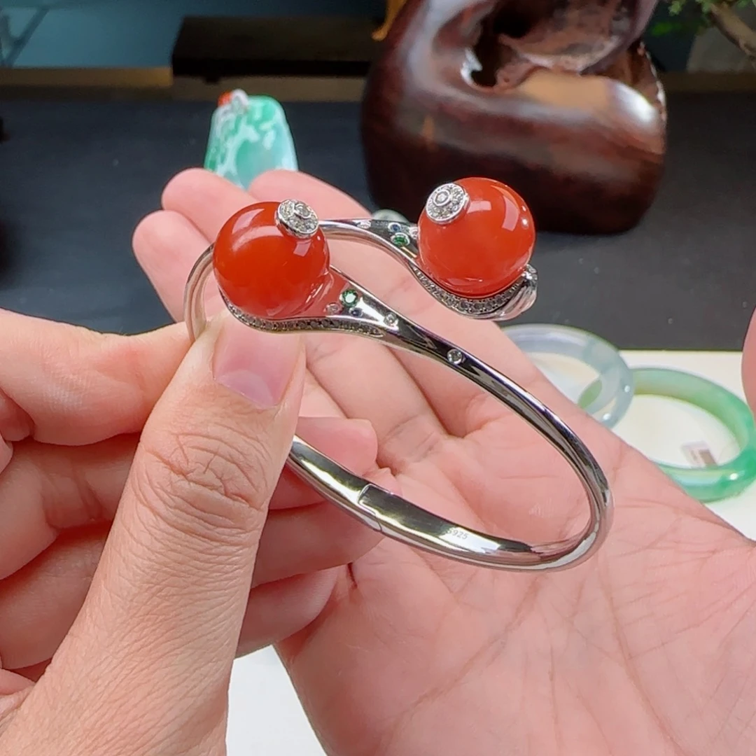 【闪购商品】南红玛瑙手镯银S925镀金镶嵌堯