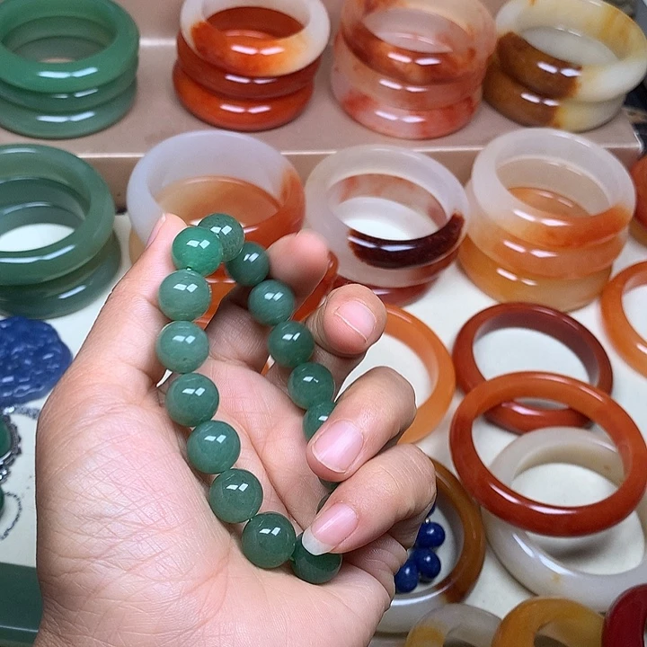石英质玉未镶嵌手镯