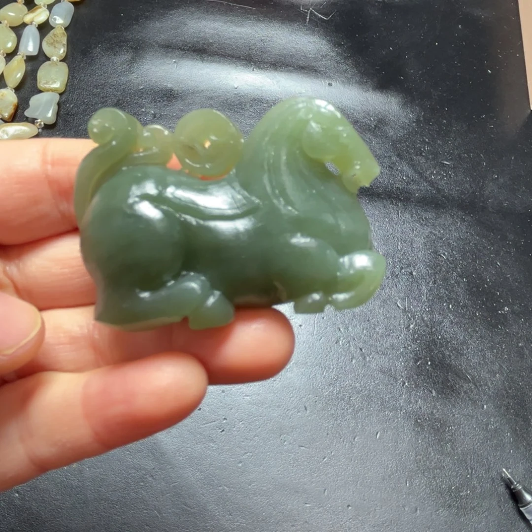 和田玉未镶嵌挂件