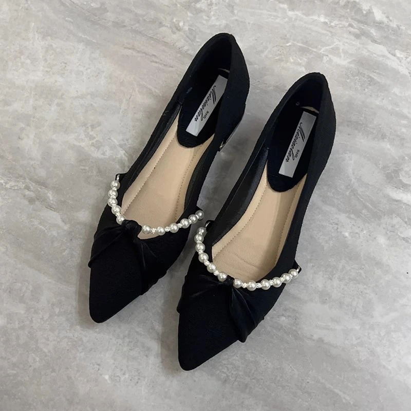 2026新款春秋季尖头单鞋女低粗跟黑色浅口绝美女鞋小香风平底鞋