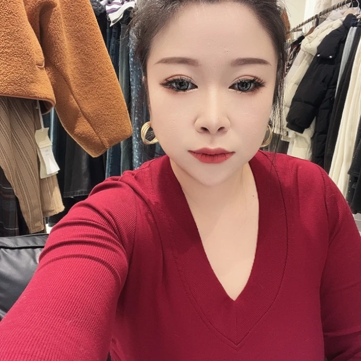 纯棉打底红色修身 鸡心领