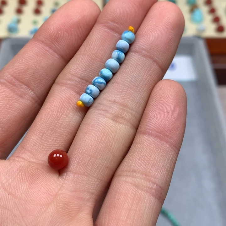 南红玛瑙配饰未镶嵌