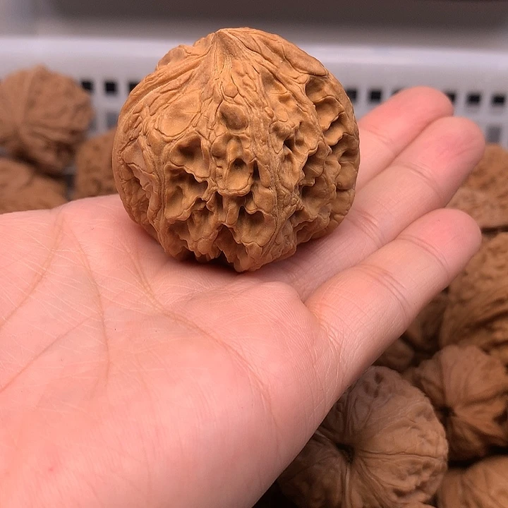 鸿***文玩核桃吊坠文玩核桃。