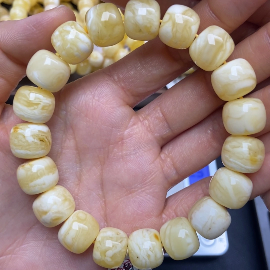 蜜蜡未镶嵌珠宝奇石50