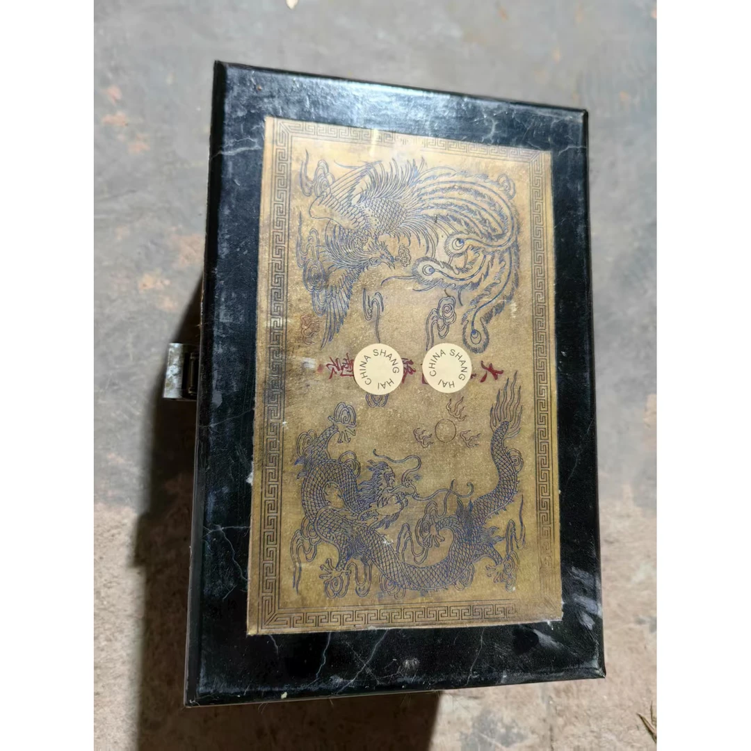 1个大黑皮大盒子摆件链接