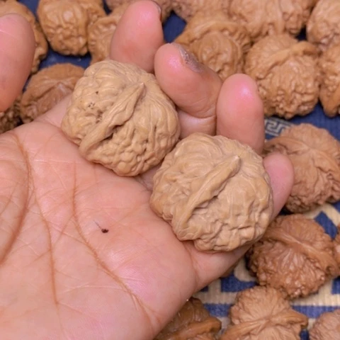 【闪购商品】文玩核桃吊坠风*了一根筋