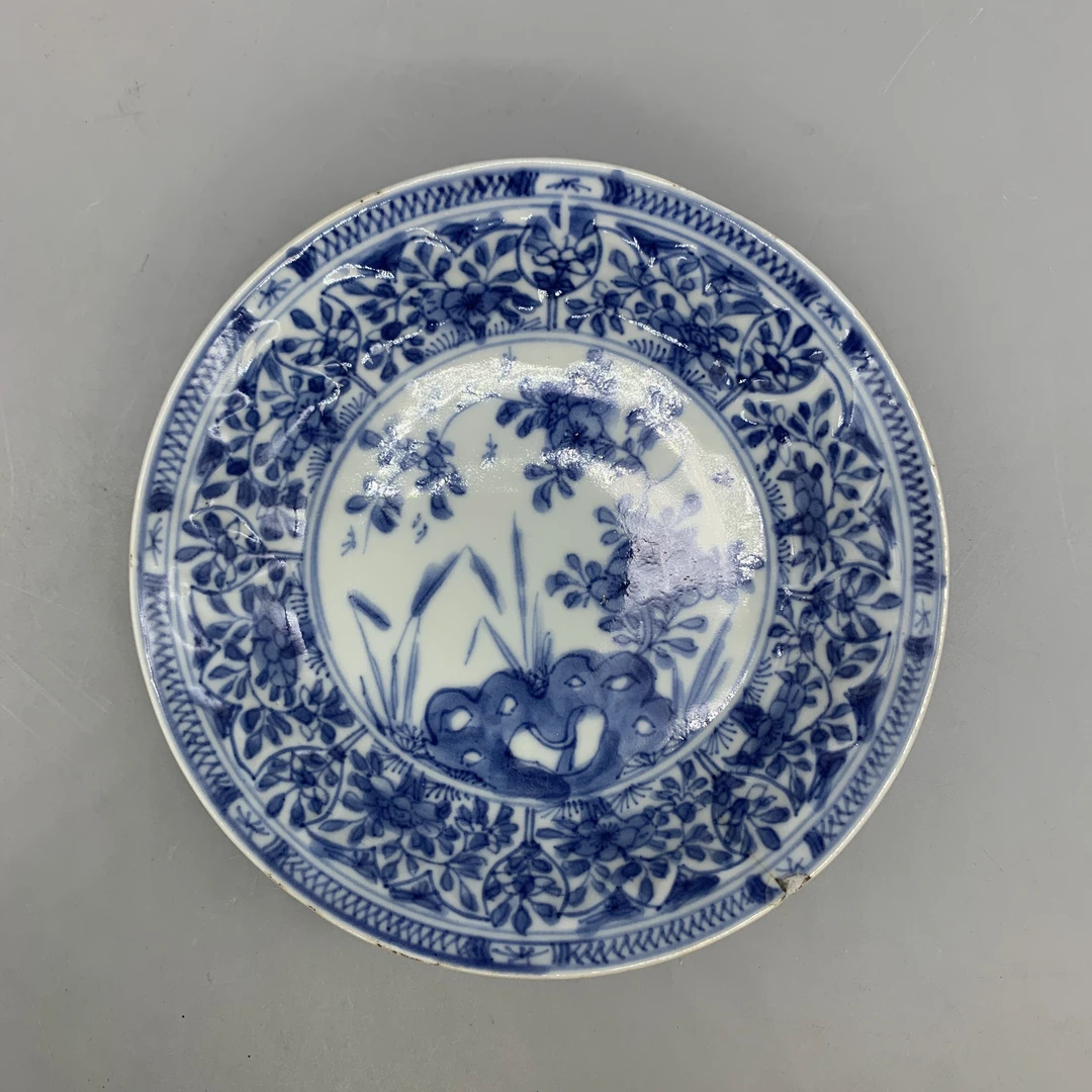 62503155*清康熙青花庭院花卉纹碟/瓷器六/江苏省文物总店