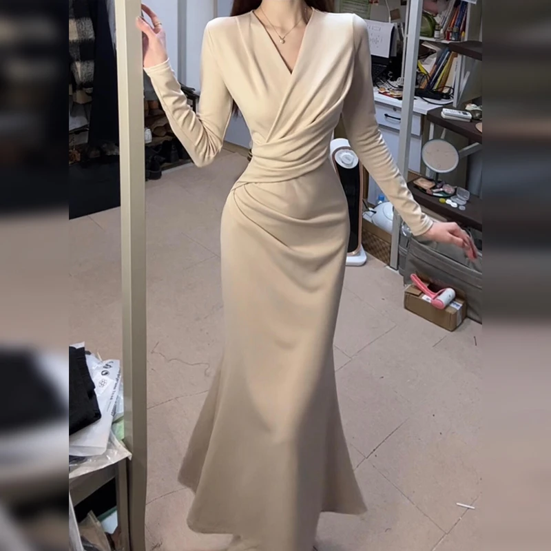 法式v领连衣裙子女秋冬内搭2024新款高级感修身包臀鱼尾长裙8376