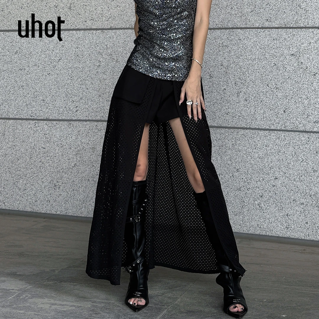 UHOT 黑色错落拼接激光镂空冲孔A字廓形短裤25夏季新款UWWR2D662M