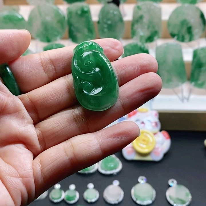 颈饰未镶嵌石英质玉非洲翠