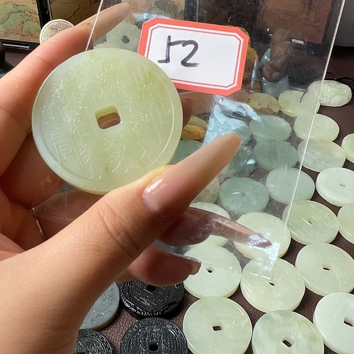 蛇纹石玉合金颈饰