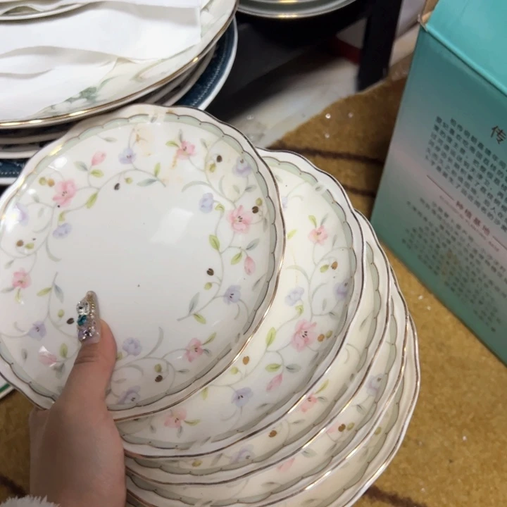 盖碗至**哥瓷器直播放漏中