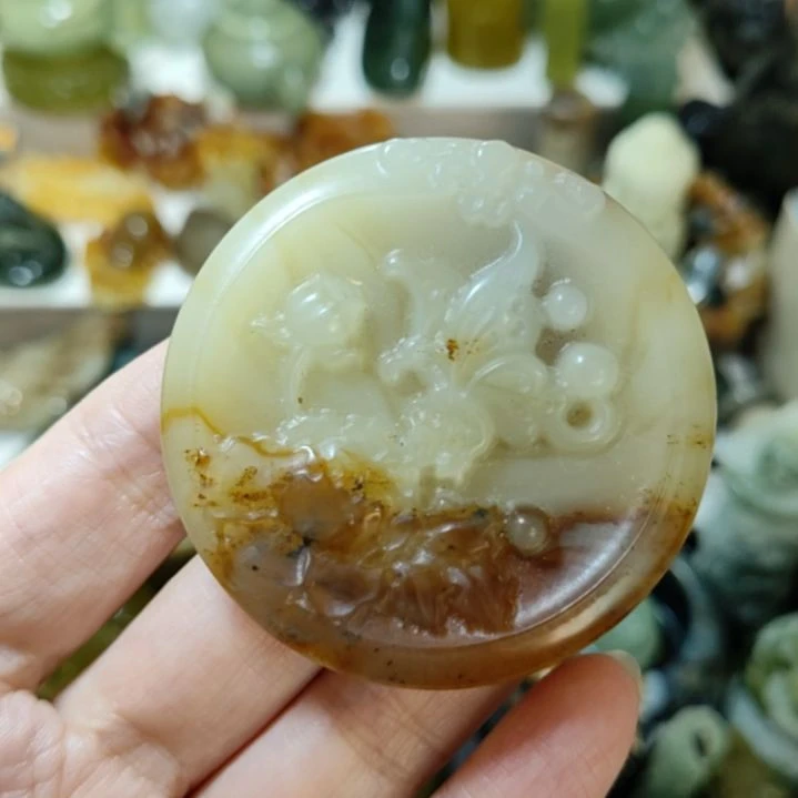 岫玉未镶嵌挂坠款式