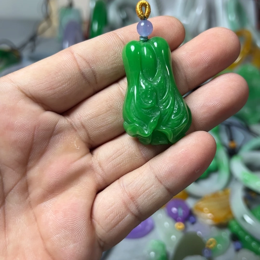 翡翠未镶嵌颈饰吊坠