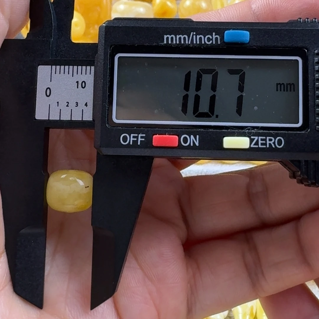 蜜蜡未镶嵌裸石15杂