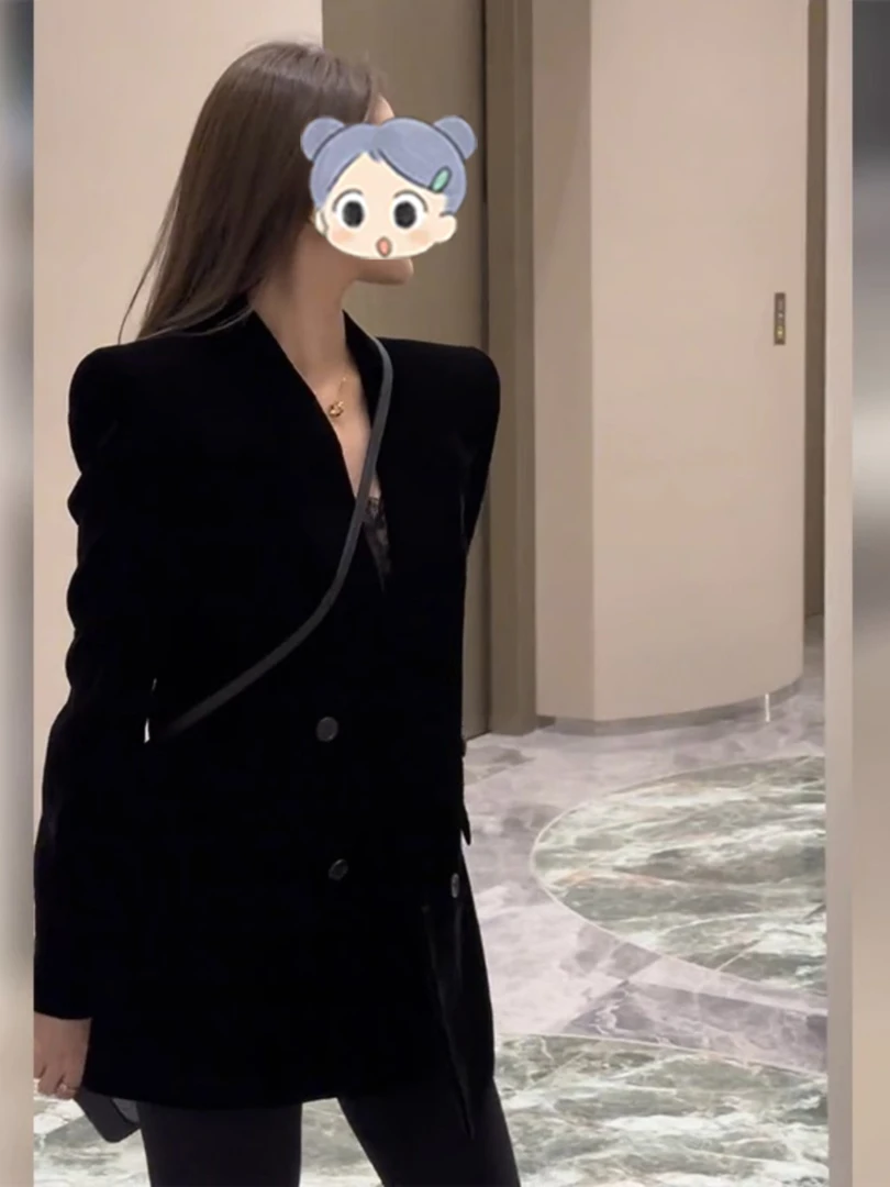 2025新款高级感法式赫本风休闲西服黑色小香风黑色西装外套女秋冬