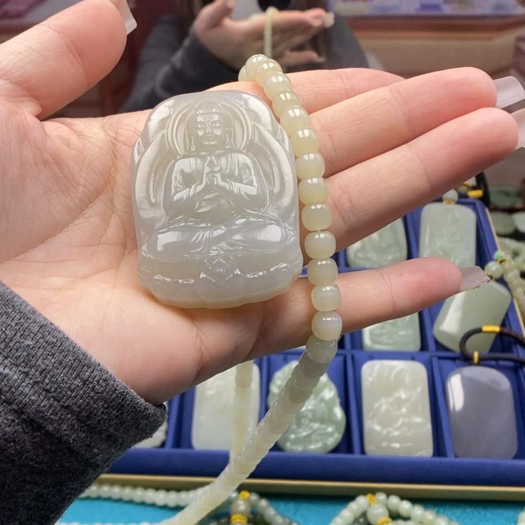 和田玉颈饰未镶嵌娃*?