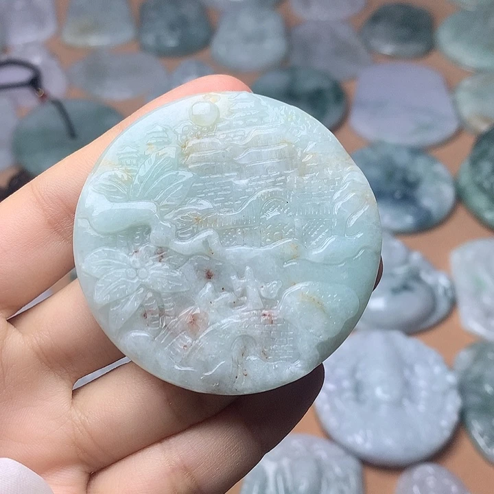 翡翠未镶嵌颈饰山水牌