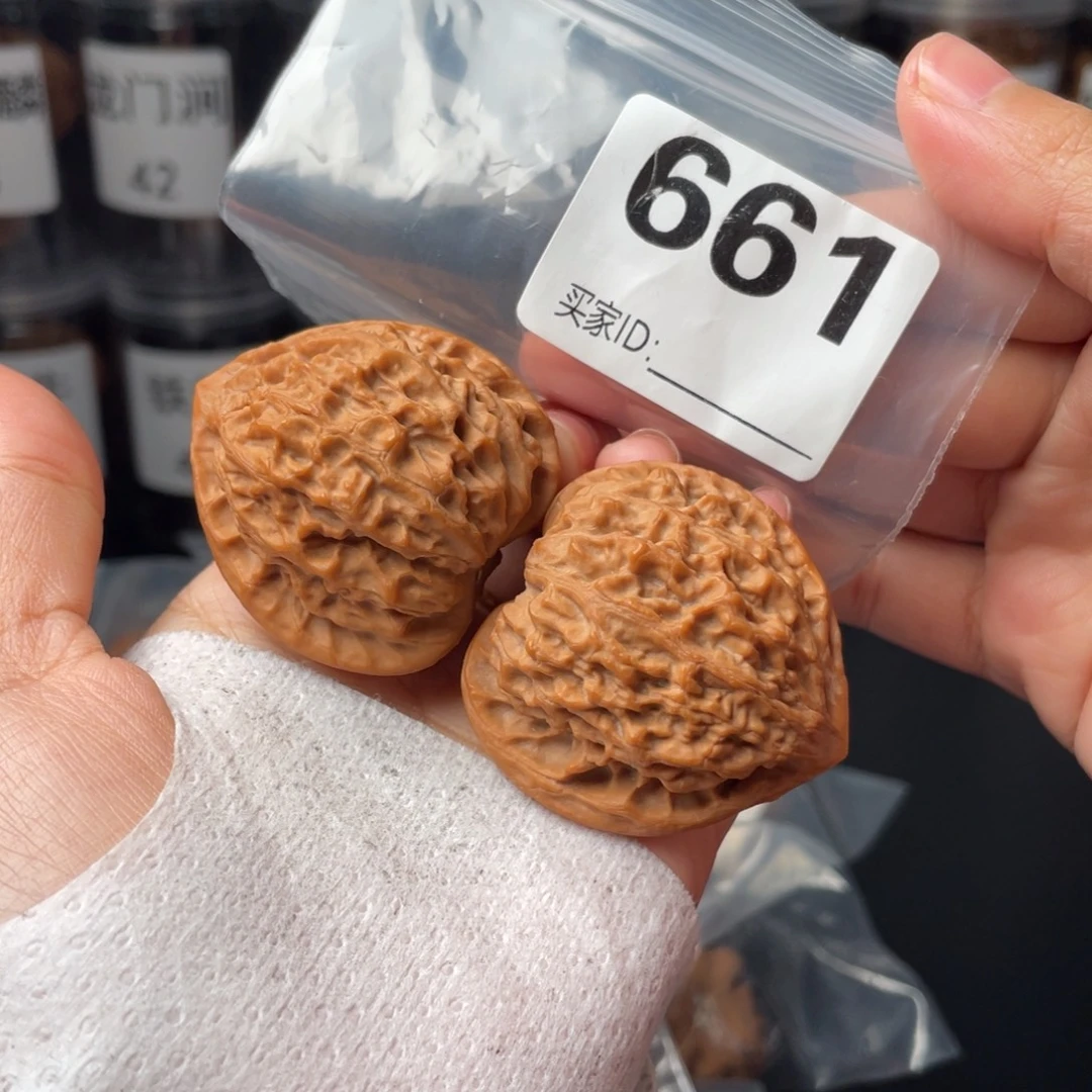 文玩核桃把件42金牛