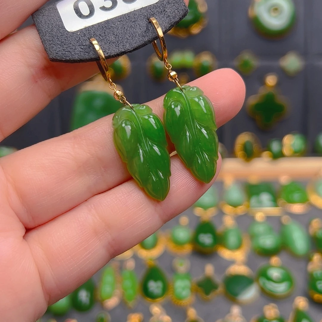 和田玉18K金镶嵌耳饰