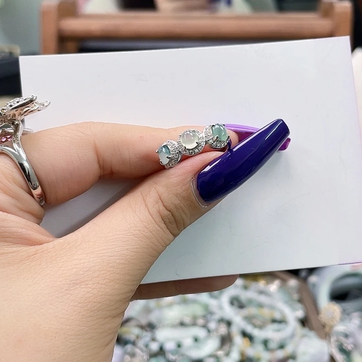 翡翠手镯未镶嵌天然翡翠A货