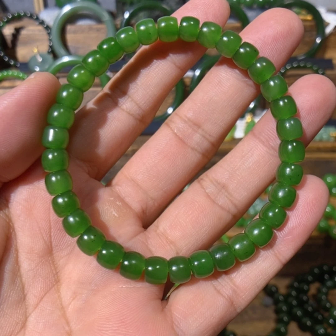 【闪购商品】吊坠(不含链)未镶嵌和田玉乌兰海冰底阳绿手串 7