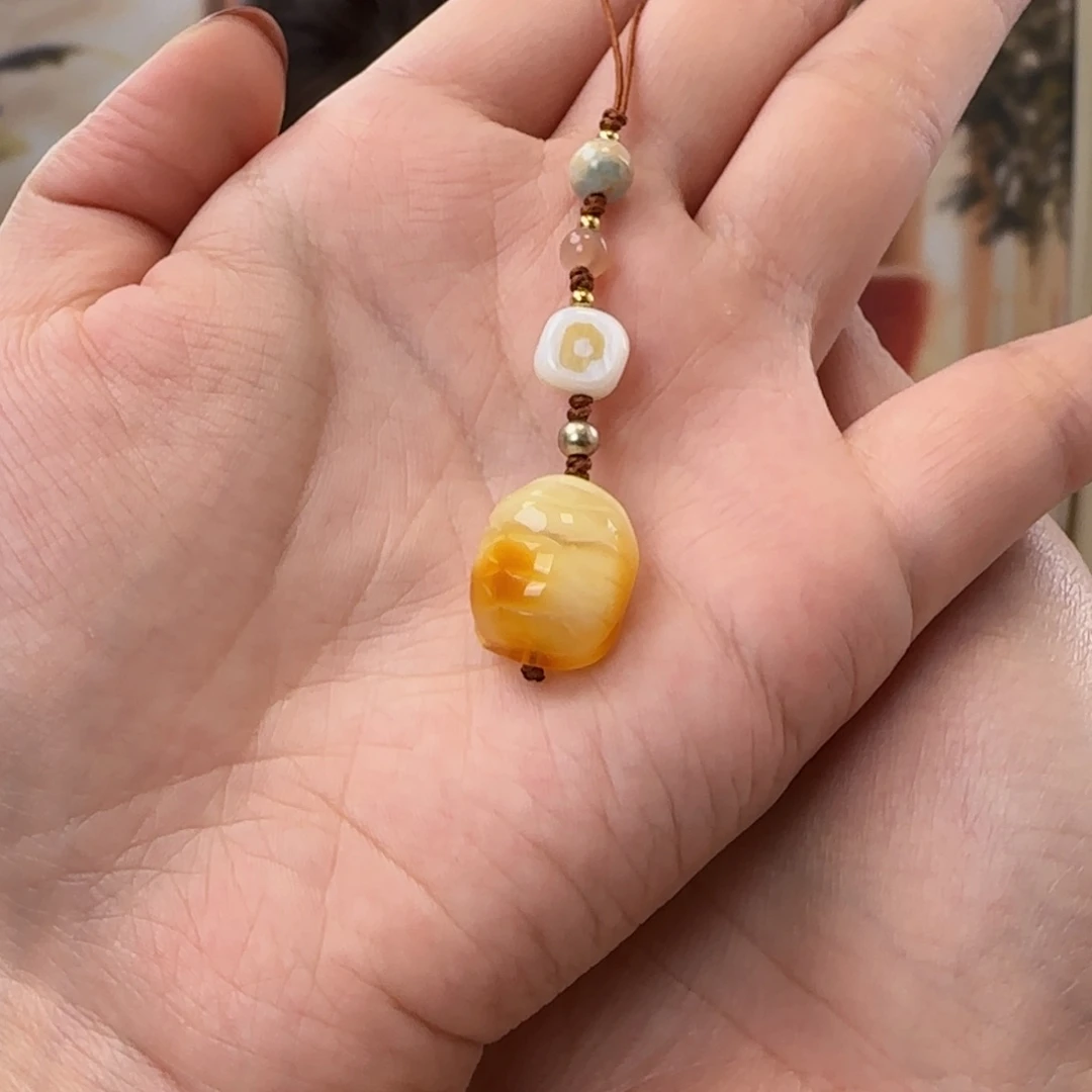 ****刀蜜蜡未镶嵌吊坠(赠链)