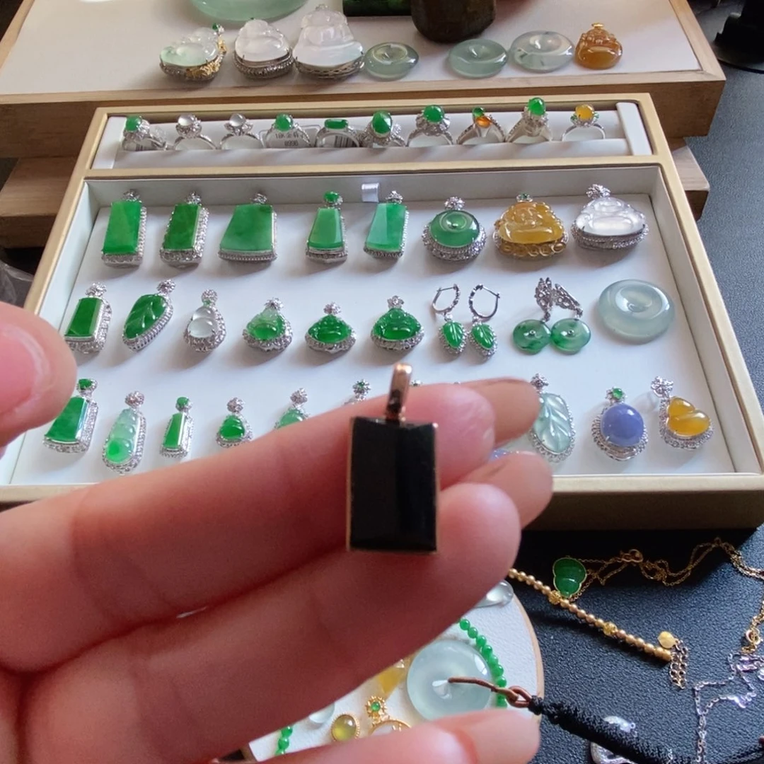 翡翠18K金镶嵌吊坠(不含链)