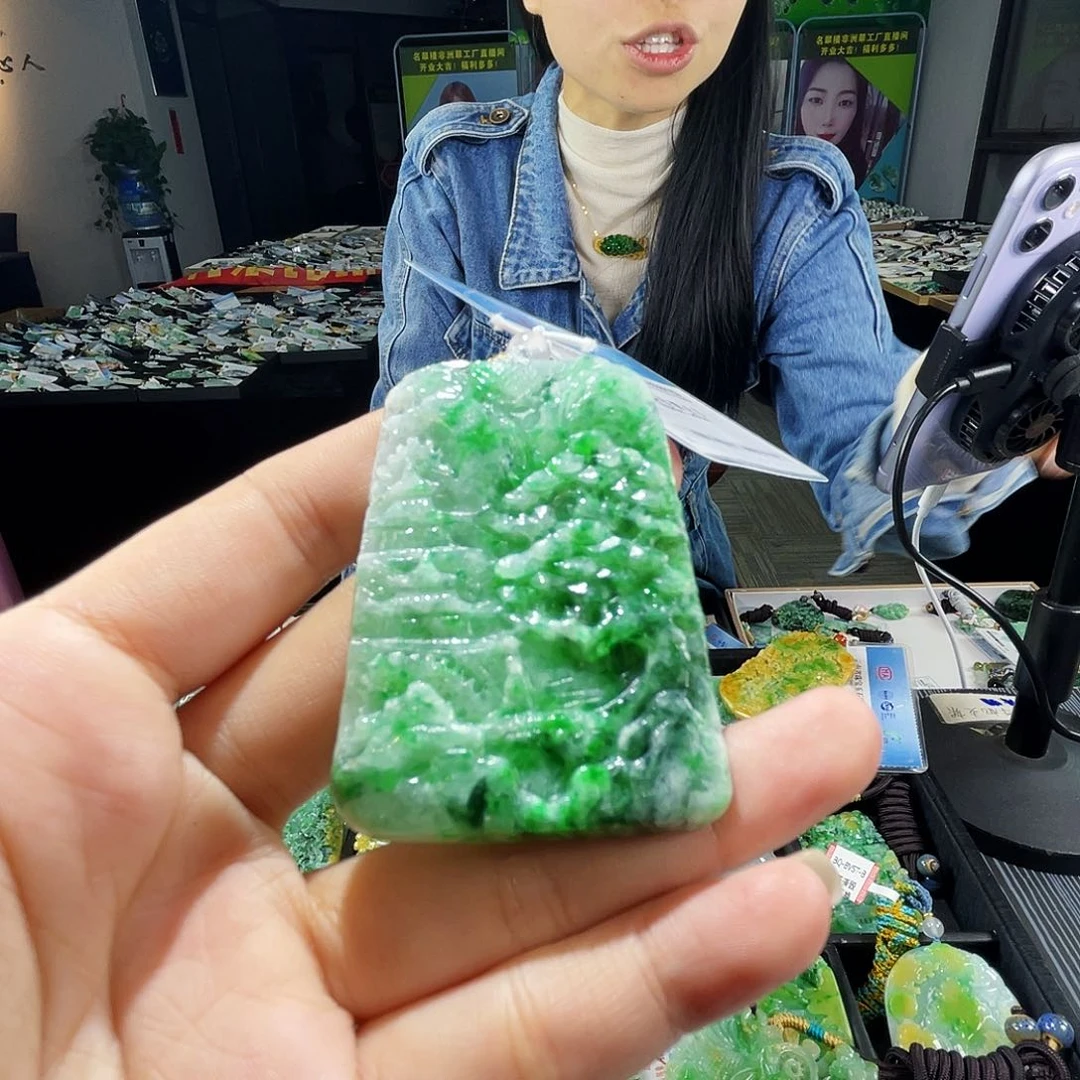 颈饰未镶嵌翡翠一