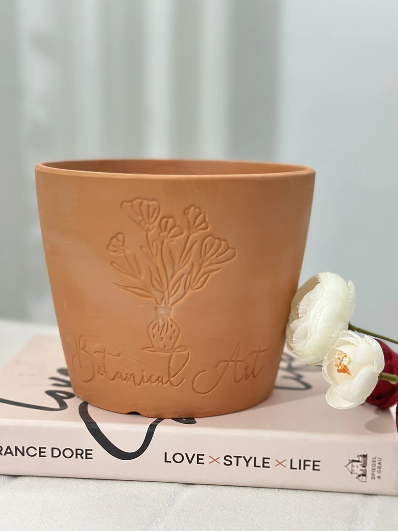 经典手捧红陶透气花瓶多束花口16高14