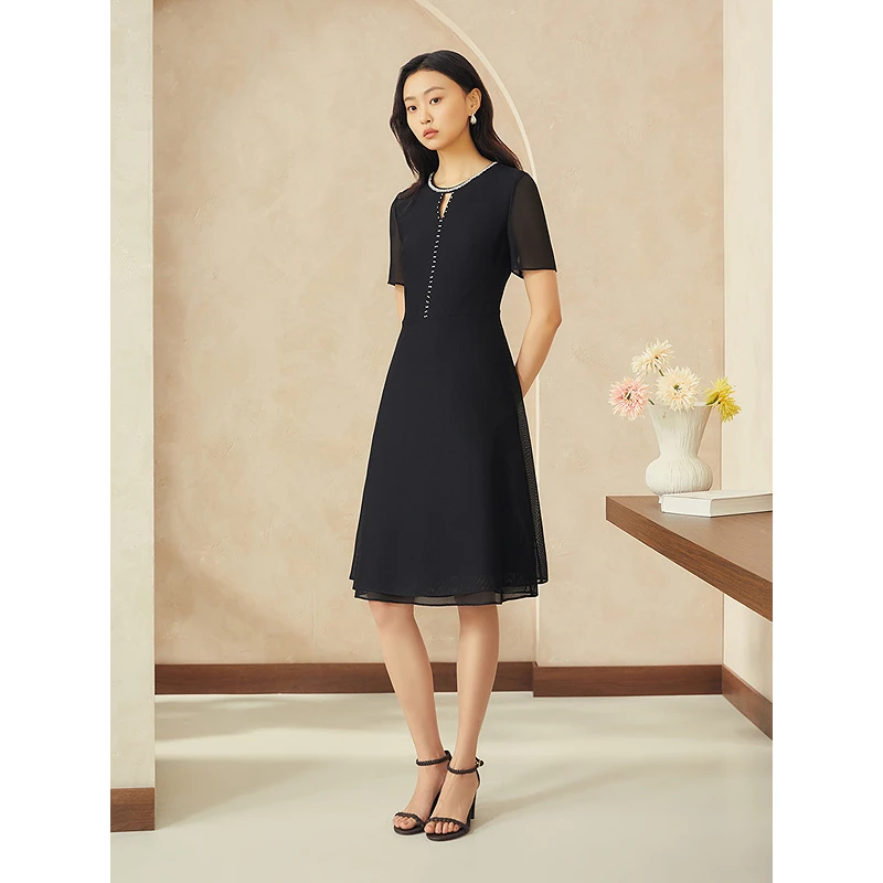 YINER音儿春季新款法式小黑裙绞综镂空纱罗钉珠连衣裙8C65205126