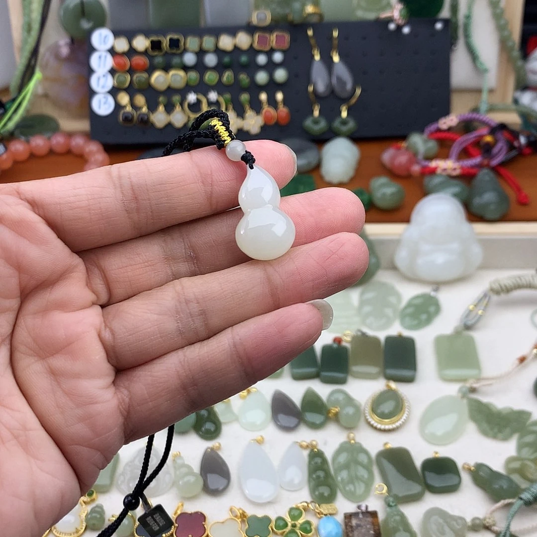 和田玉未镶嵌吊坠(不含链)