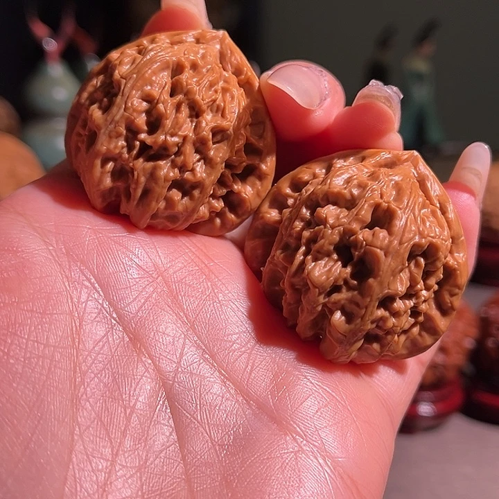 *****文玩核桃吊坠三角白